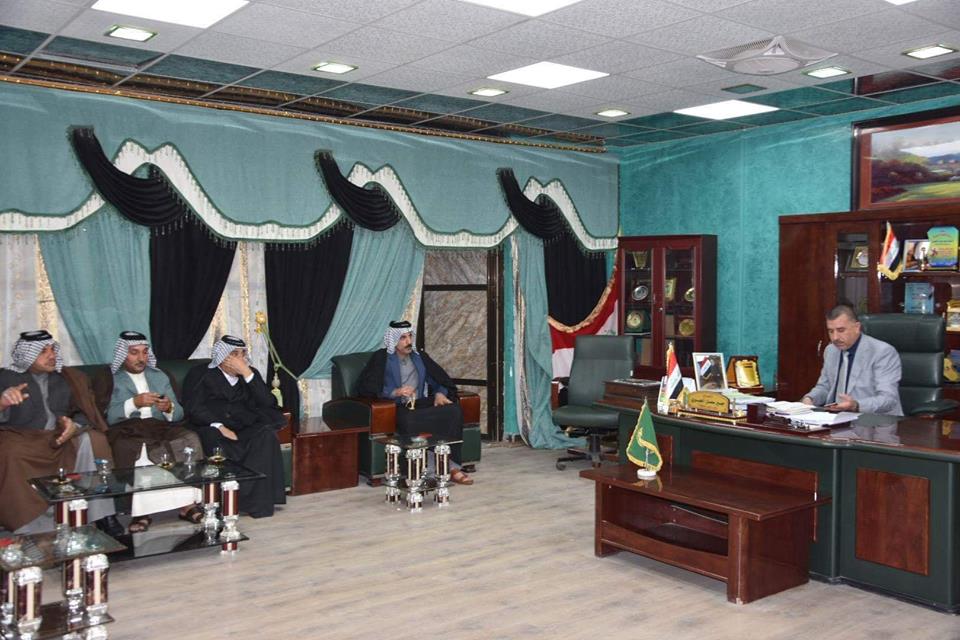 رئيس مجلس المحافظة يلتقي عددا من المواطنين في مكتبه الرسمي