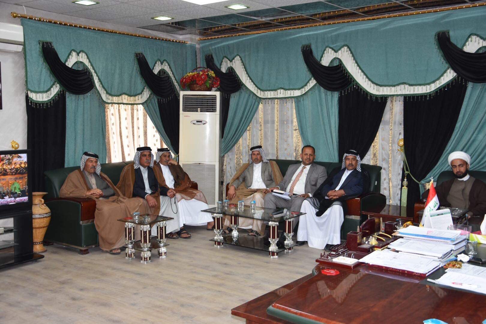 رئيس مجلس المحافظة يلتقي عدداً من المواطنين في مكتبه الرسمي